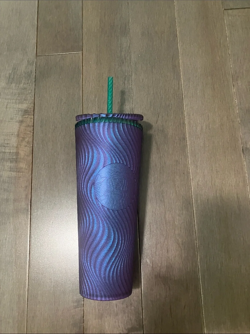 Starbucks Iridescent Purple Sculpted Tumbler with Green Straw Venti